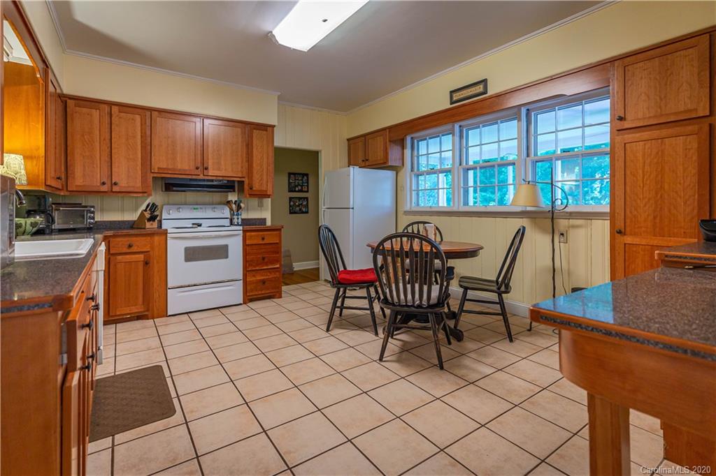 304 Riverside Drive Morganton, NC 28655 - Photo 10 of 23 Gallery Image 10