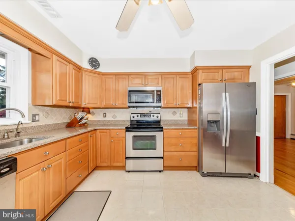 $638,000 | 26714 Howard Chapel Drive, Damascus, MD 20872