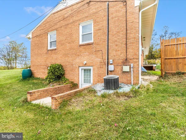 $638,000 | 26714 Howard Chapel Drive, Damascus, MD 20872