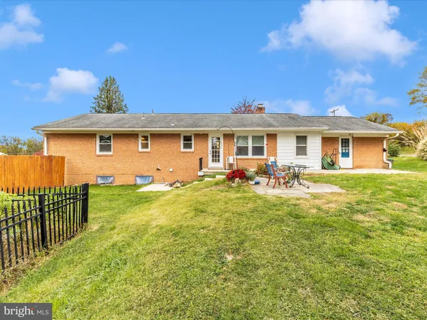 $638,000 | 26714 Howard Chapel Drive, Damascus, MD 20872