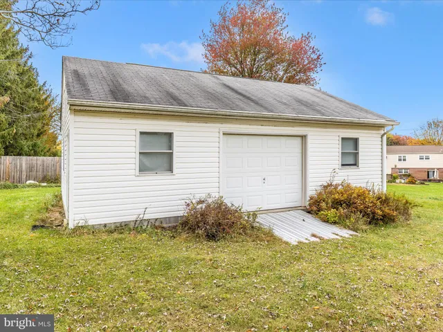 $638,000 | 26714 Howard Chapel Drive, Damascus, MD 20872