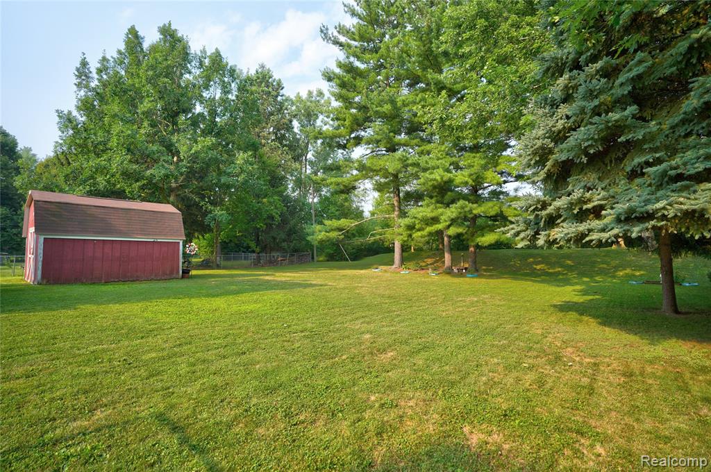 3464 Elms Road Swartz Creek, MI 48473 - Photo 4 of 36