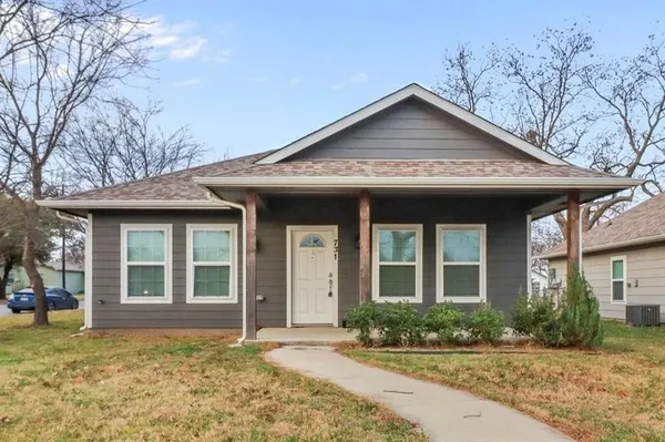 $1,500 | 731 West Morton Street, Denison, TX 75020