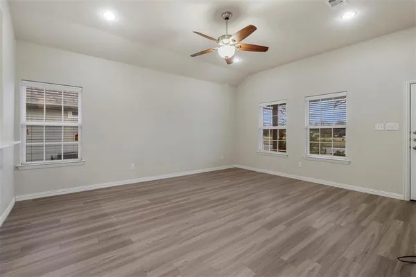 $1,500 | 731 West Morton Street, Denison, TX 75020