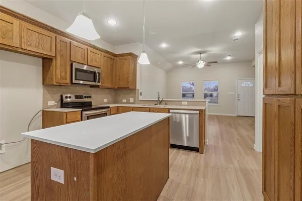 $1,500 | 731 West Morton Street, Denison, TX 75020