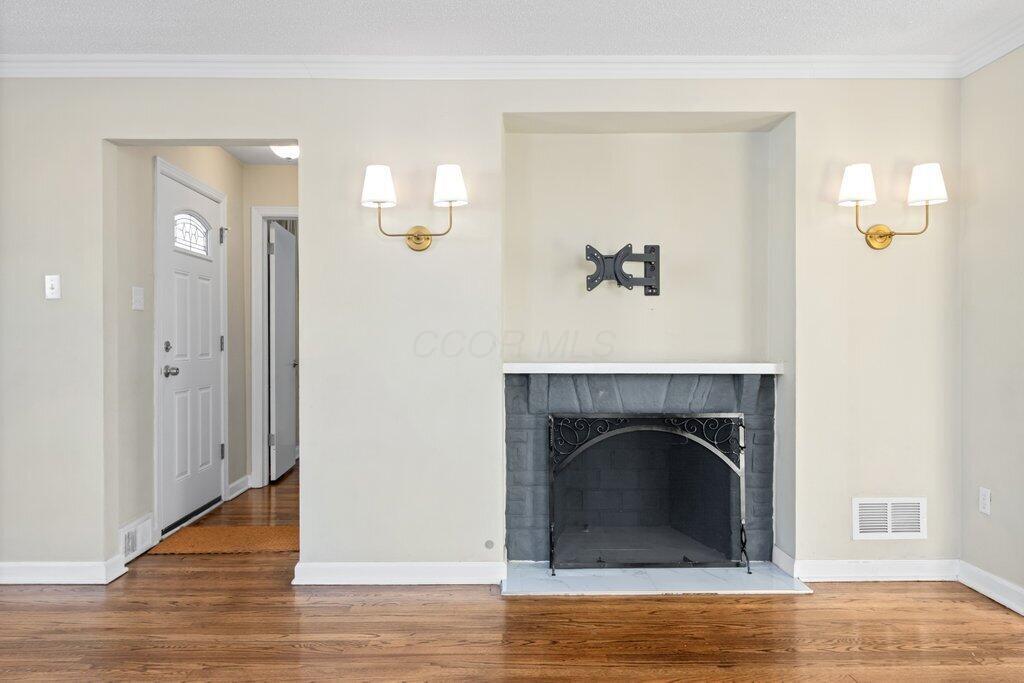 2063 Inchcliff Road Columbus, OH 43221 - Photo 7 of 27 2063 Inchcliff Road-8.jpg-SMALL