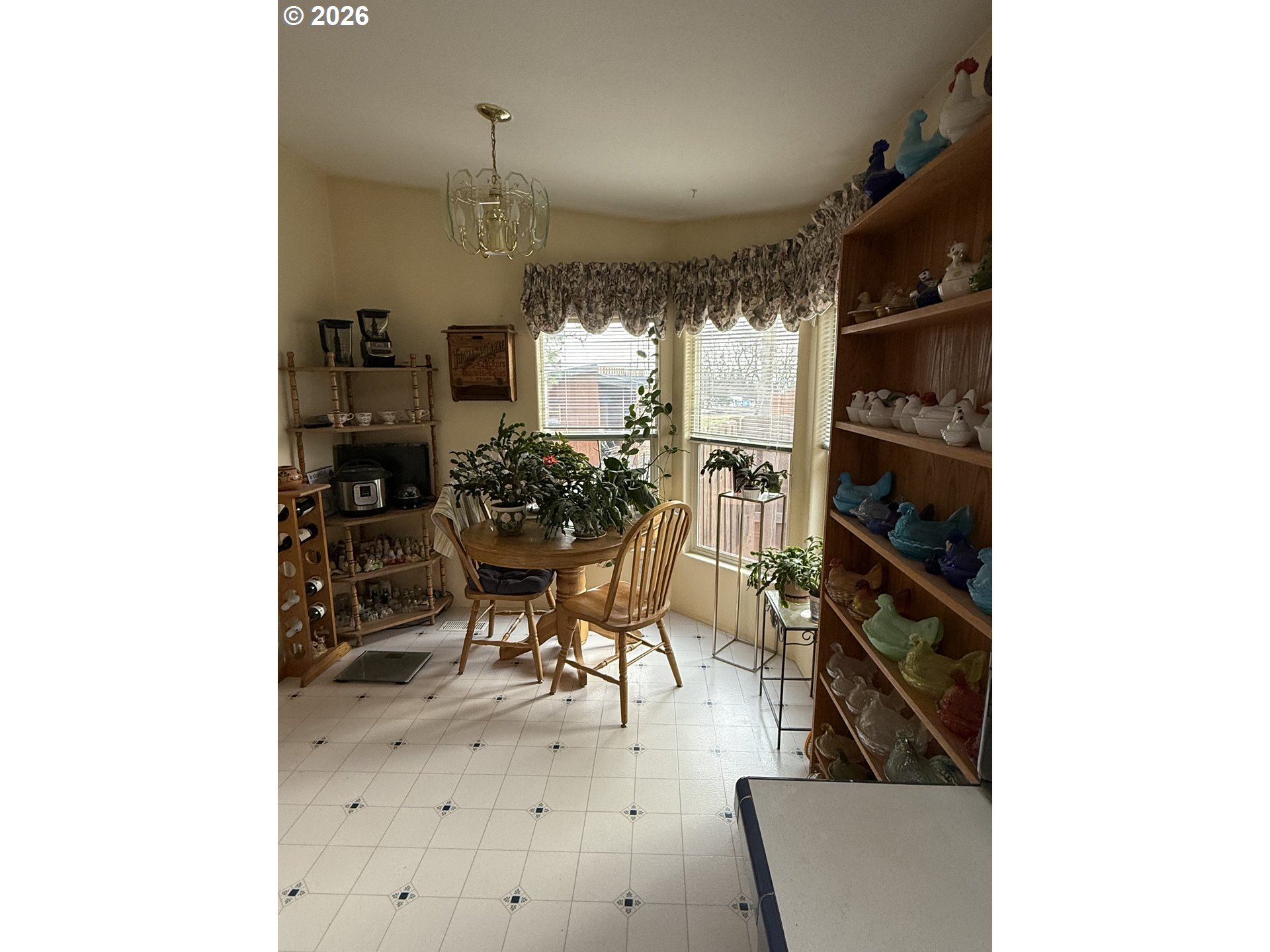 110 South Mike Road Tygh Valley, OR 97063 - Photo 5 of 42 a dining room with furniture and a table