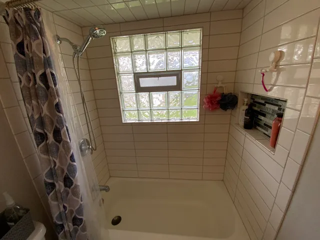 $439,900 | 665 Thornwood Drive, Buffalo Grove, IL 60089