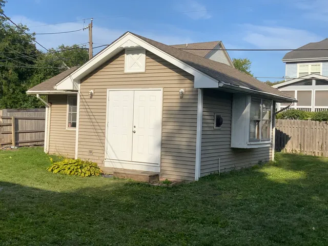 $439,900 | 665 Thornwood Drive, Buffalo Grove, IL 60089