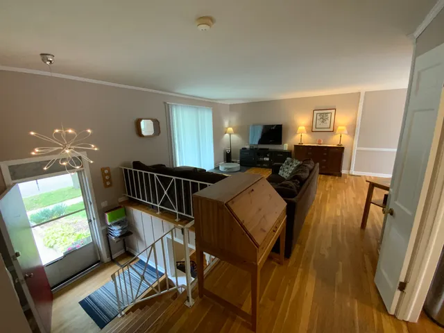 $439,900 | 665 Thornwood Drive, Buffalo Grove, IL 60089