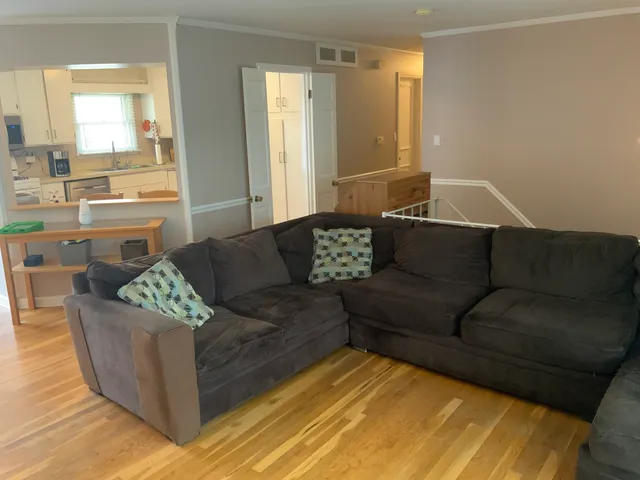 $439,900 | 665 Thornwood Drive, Buffalo Grove, IL 60089