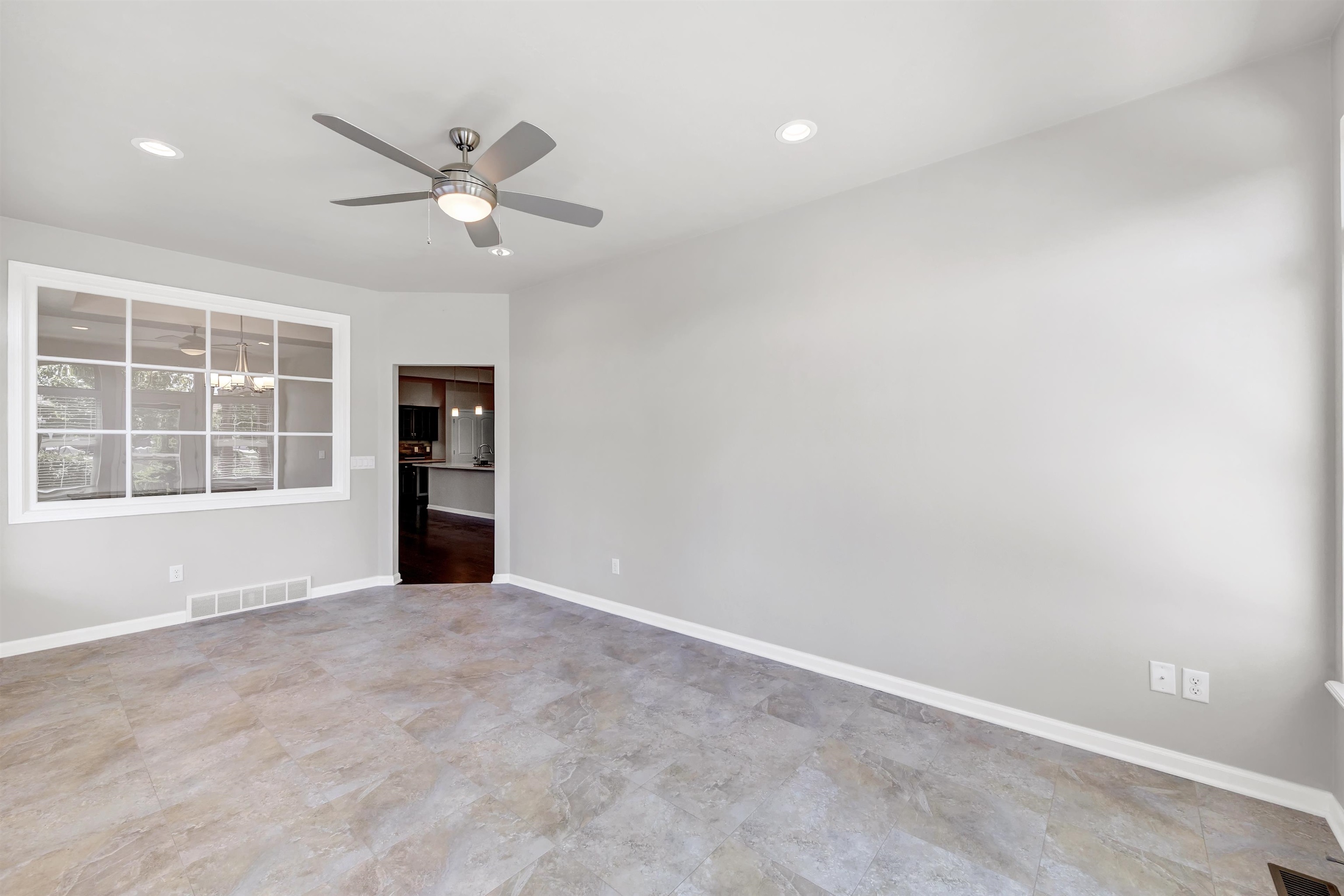 210 Bedford Road Green Bay, WI 54311 - Photo 33 of 46