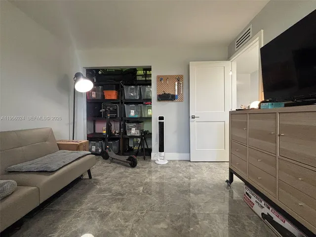 $2,400 | 10865 Southwest 112th Avenue, Unit 209, Miami, FL 33176