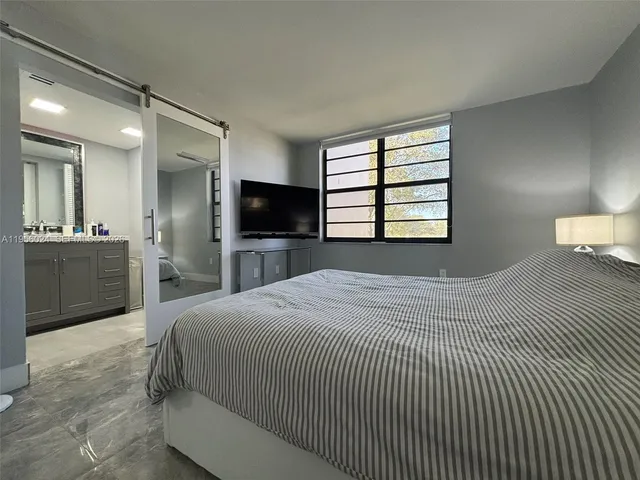 $2,400 | 10865 Southwest 112th Avenue, Unit 209, Miami, FL 33176