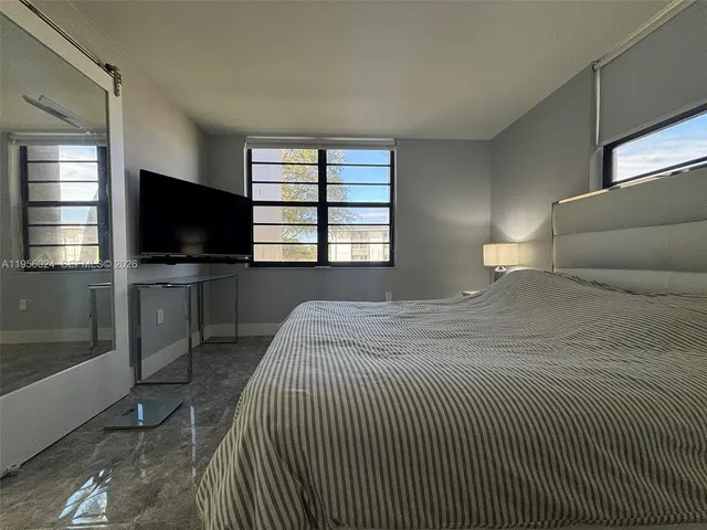 $2,400 | 10865 Southwest 112th Avenue, Unit 209, Miami, FL 33176