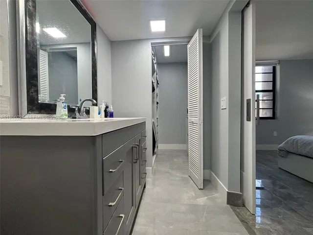 $2,400 | 10865 Southwest 112th Avenue, Unit 209, Miami, FL 33176