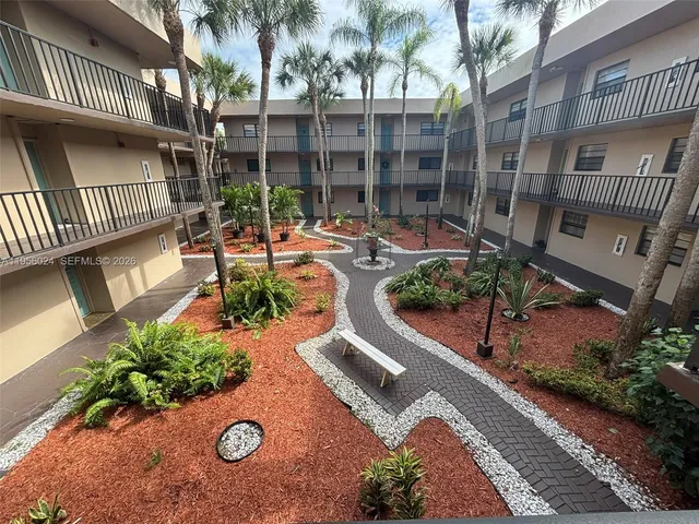 $2,400 | 10865 Southwest 112th Avenue, Unit 209, Miami, FL 33176
