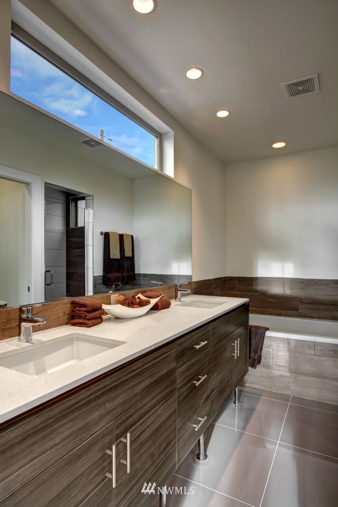 3757 Southwest Webster Street Seattle, WA 98126 - Photo 16 of 25 Gallery Image 16
