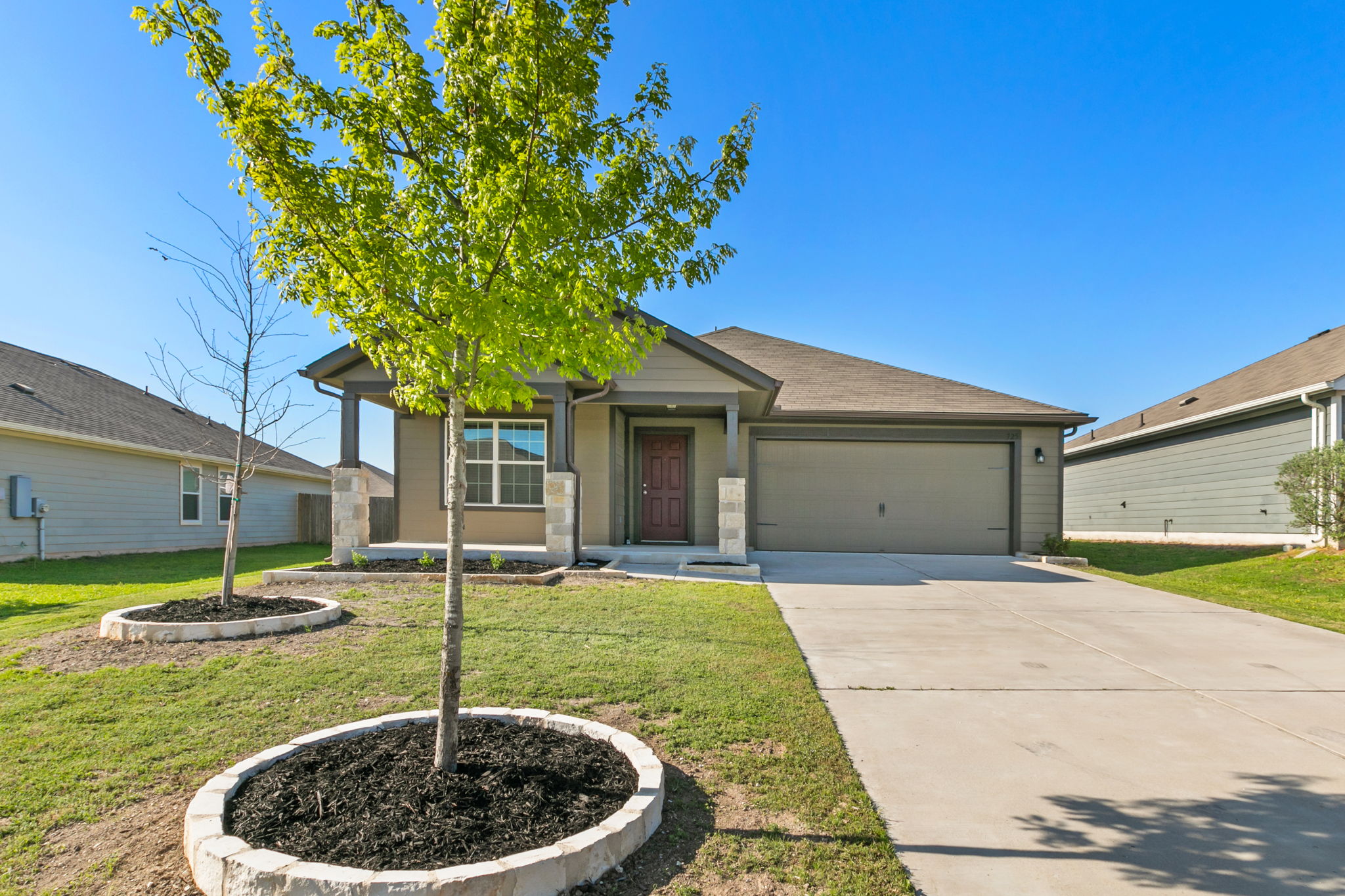 725 Liard River Road Hutto, TX 78634 - Photo 2 of 27