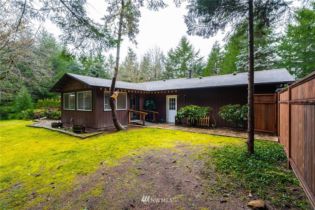 191 Tingle Road Winlock, WA 98596 - Photo 6 of 39 a view of a house with swimming pool and porch with furniture