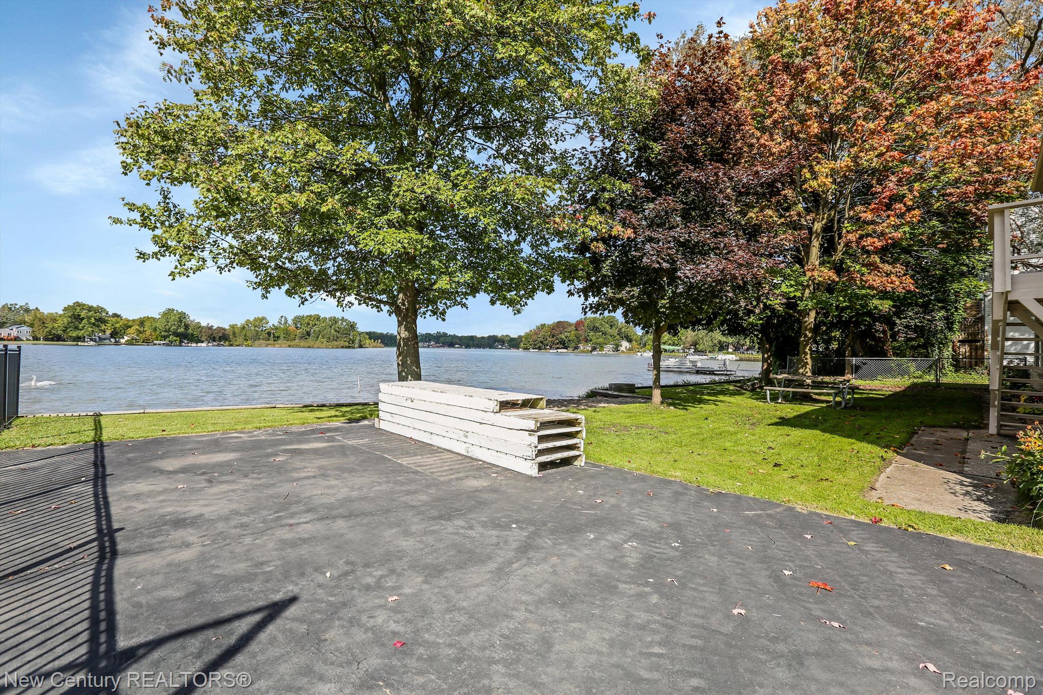 4845 Elizabeth Lake Road Waterford, MI 48327 - Photo 40 of 50