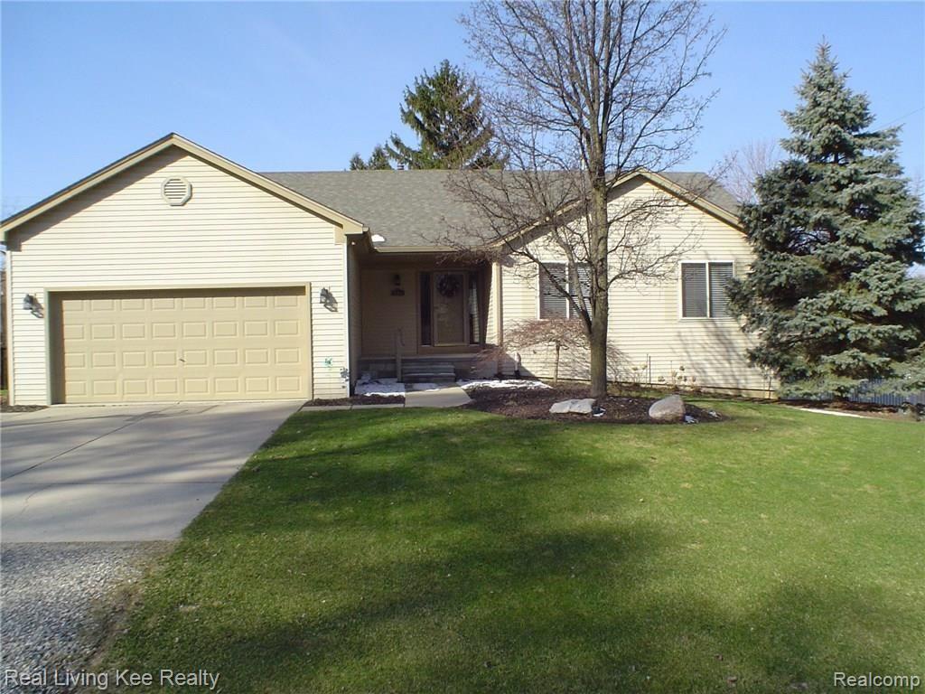 536 Curzon Road Rochester Hills, MI 48307 - Photo 1 of 17