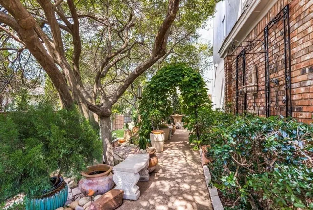 $250,000 | 14400 Montfort Drive, Unit 1405, Dallas, TX 75254