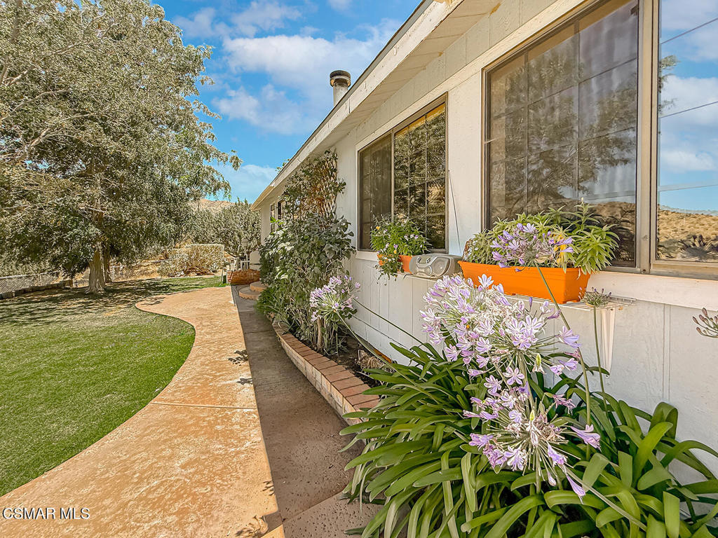 33045 Oracle Hill Road Palmdale, CA 93550 - Photo 46 of 61