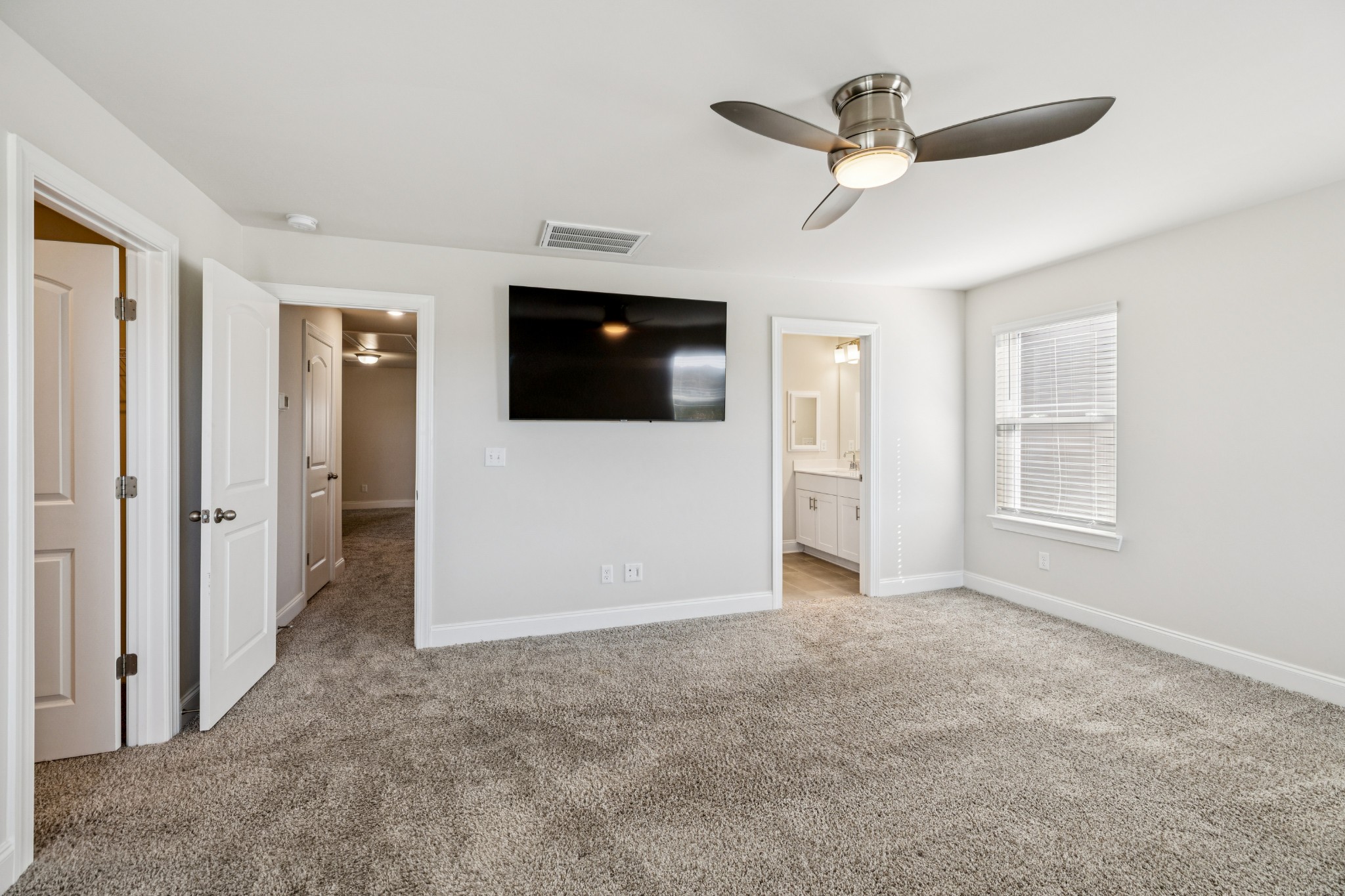 359 Coleman Court Columbia, TN 38401 - Photo 19 of 24 an empty room with closet and windows