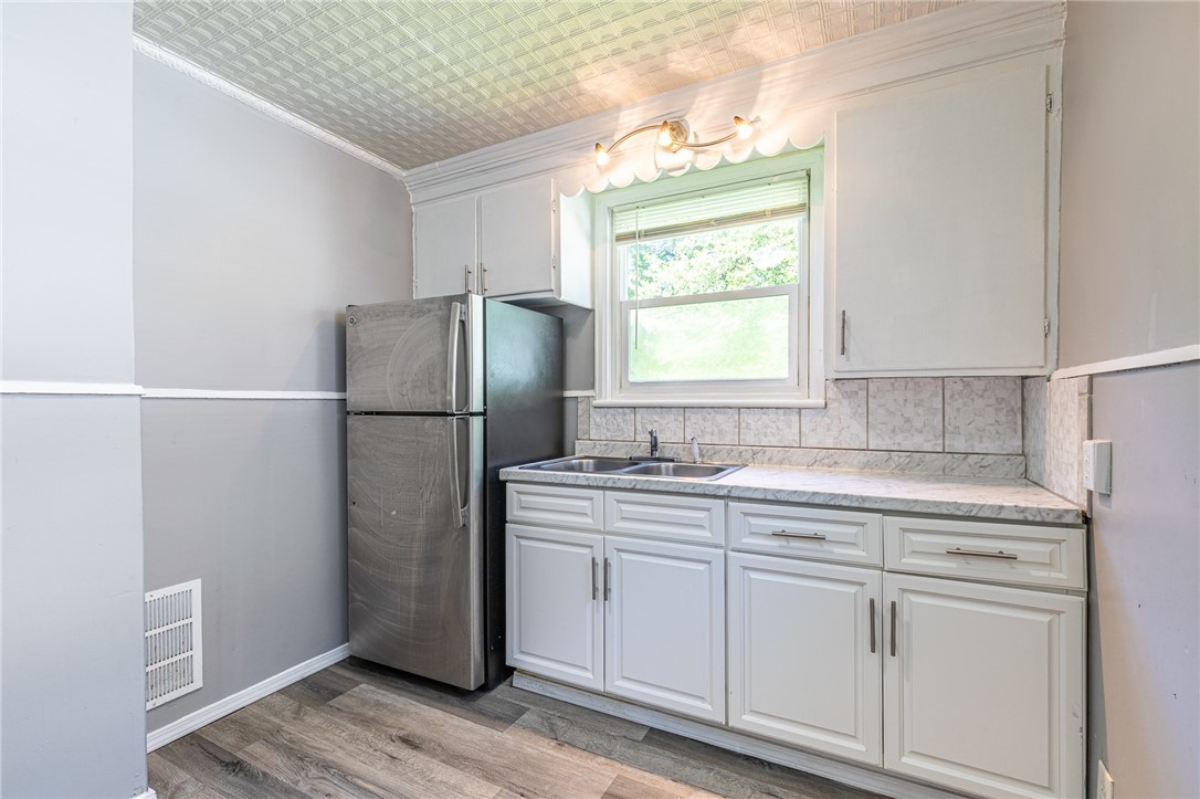 256 Ave D Rochester, NY 14621 - Photo 20 of 43