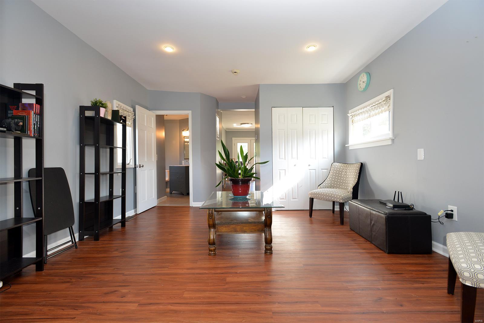 9714 Big Bend Road St. Louis, MO 63122 - Photo 9 of 39 Gallery Image 9