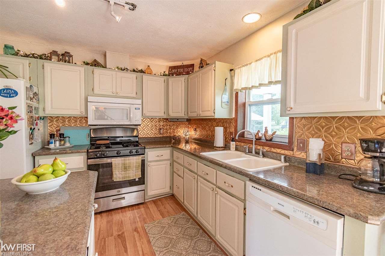 5430 North Gale Road Davison, MI 48423 - Photo 29 of 48 50042626-42.JPG