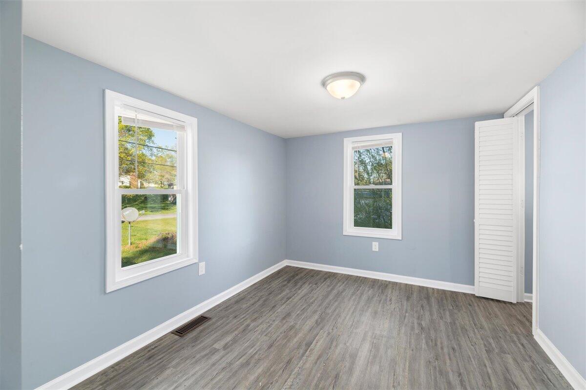 6009 Oak Road Knoxville, TN 37912 - Photo 9 of 14 10-6009-Oak-Rd-Knoxville-TN-10