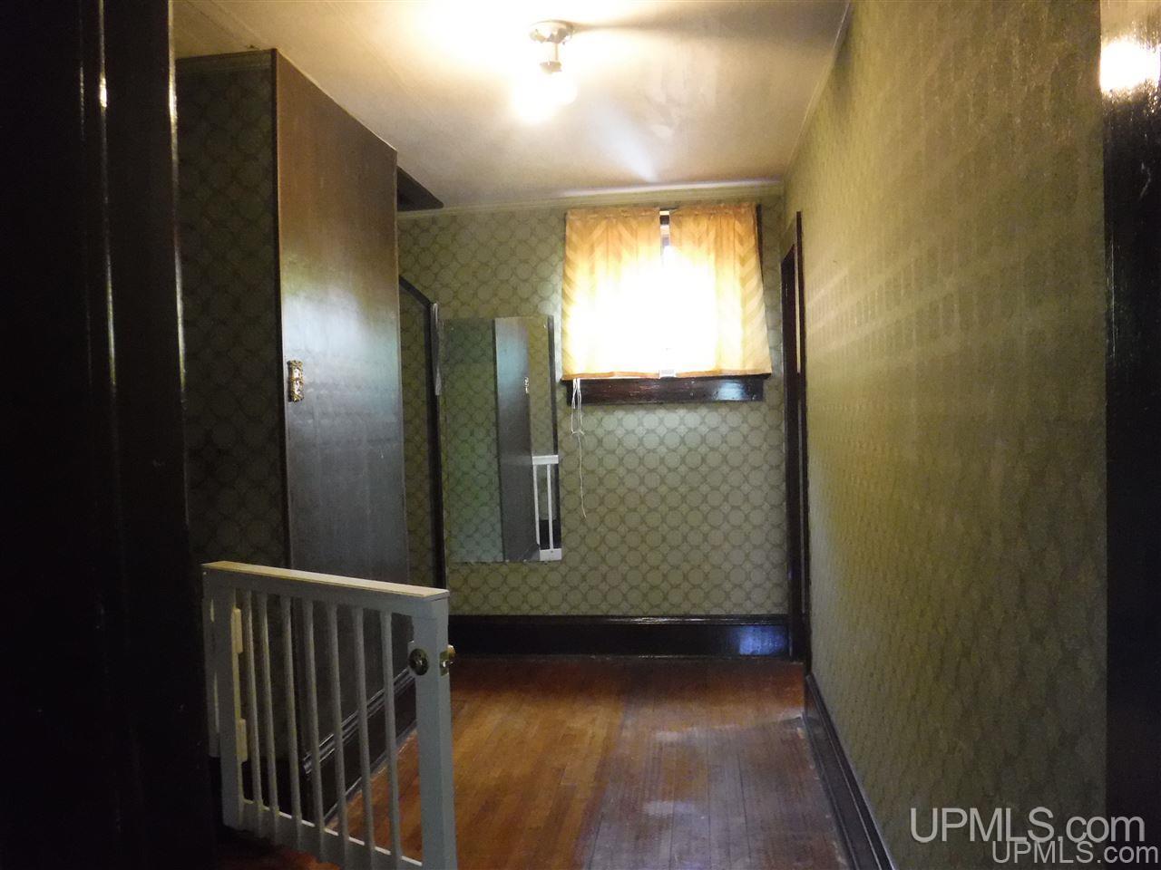 332 Kearsarge Street Calumet, MI 49913 - Photo 24 of 35