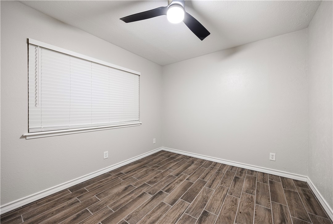 1109 Adeline Street Sinton, TX 78387 - Photo 11 of 27