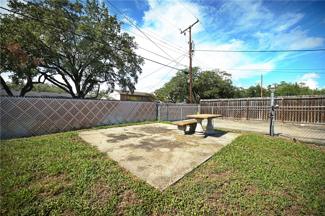 1109 Adeline Street Sinton, TX 78387 - Photo 25 of 27