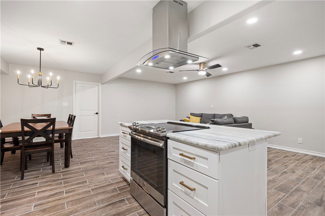 1109 Adeline Street Sinton, TX 78387 - Photo 5 of 27