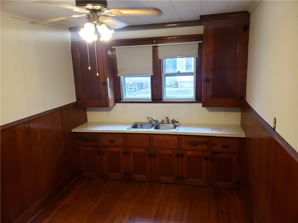 36 Roberts Street Woonsocket, RI 02895 - Photo 5 of 8