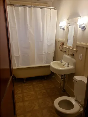 $1,450 | 36 Roberts Street, Woonsocket, RI 02895