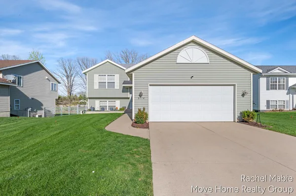 $399,900 | 5114 Taylor Ridge Drive Southeast, Grand Rapids, MI 49512