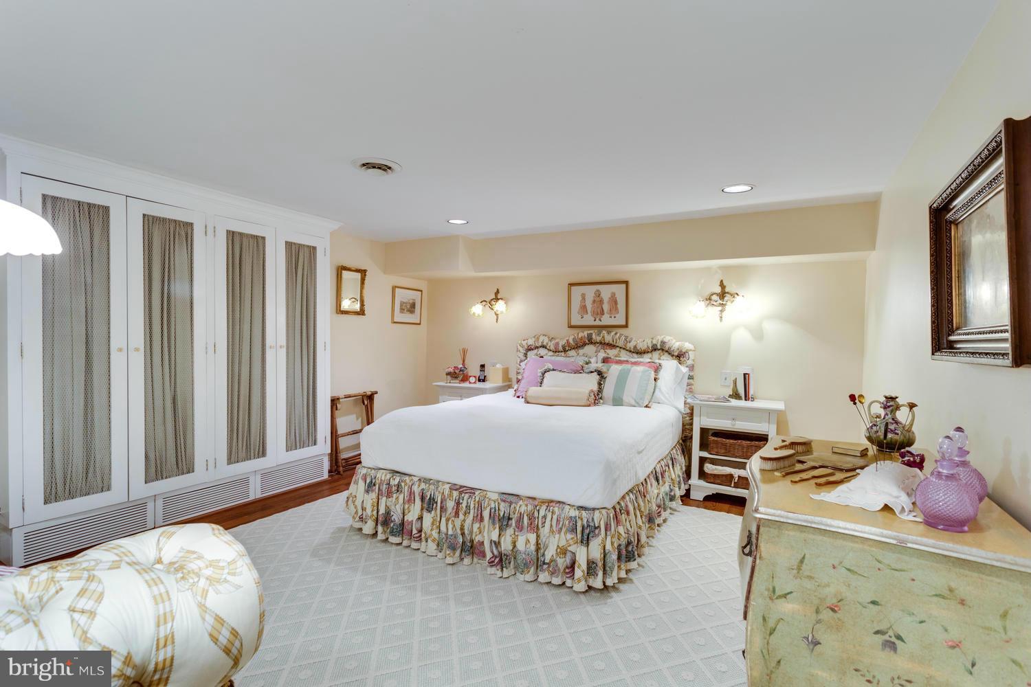 641 Seneca Road Great Falls, VA 22066 - Photo 21 of 30 Bedroom
