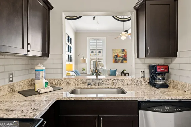 $655,000 | 105 Whitaker Street, Unit 302, Savannah, GA 31401