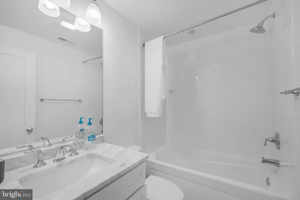 $2,200 | 1340 Nicholson Street Northwest, Unit 4, Washington, DC 20011