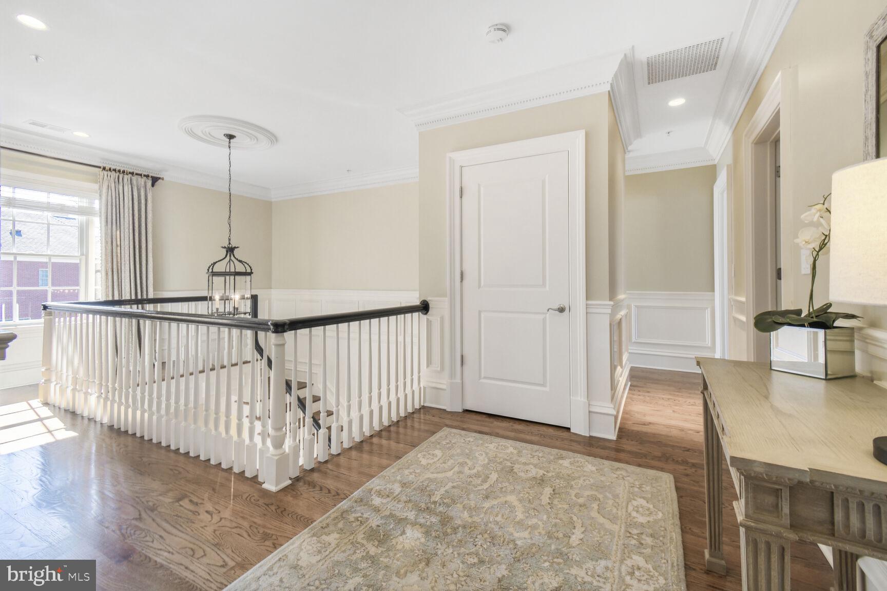 1935 Foxview Circle Northwest Washington, DC 20007 - Photo 14 of 40 Upper Level 1 gracious landing area.
