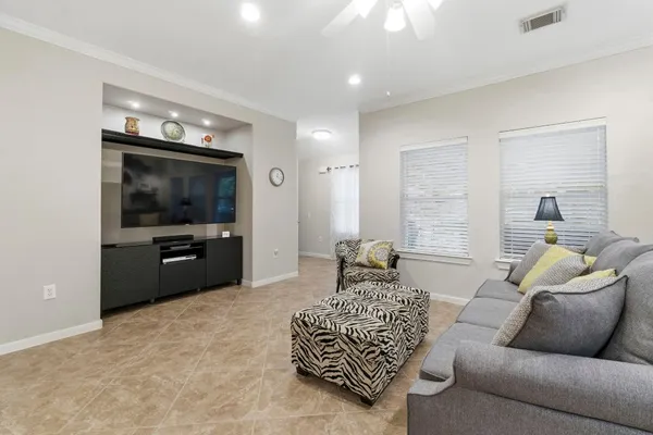 $295,000 | 194 West Kentwick Place, Conroe, TX 77384