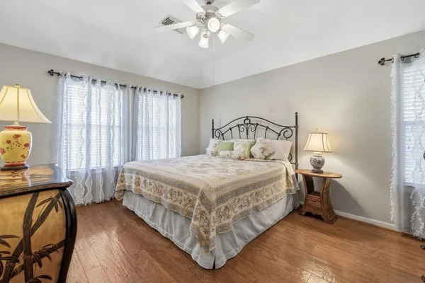 $295,000 | 194 West Kentwick Place, Conroe, TX 77384