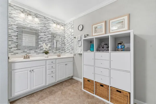 $295,000 | 194 West Kentwick Place, Conroe, TX 77384