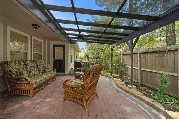 $295,000 | 194 West Kentwick Place, Conroe, TX 77384