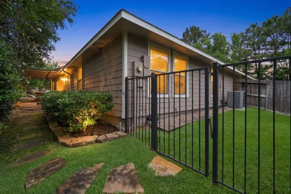 $295,000 | 194 West Kentwick Place, Conroe, TX 77384