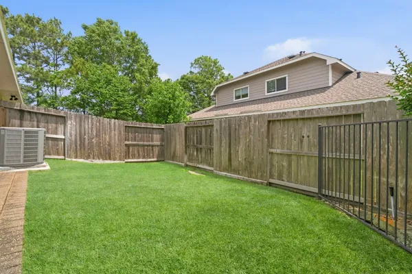 $295,000 | 194 West Kentwick Place, Conroe, TX 77384